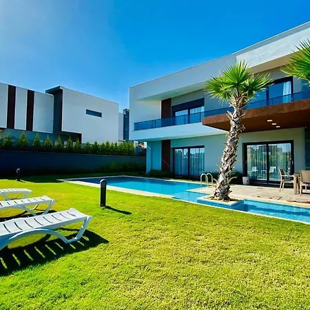 Oasis Villalari 15 *